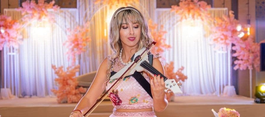 Cynthia Khabsa Violinist