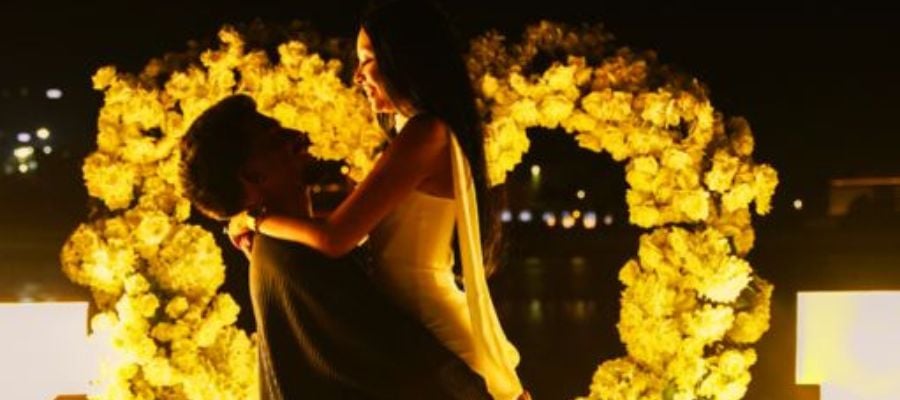 Romantic Sunset Proposal at Kite Beach by Qrated Event