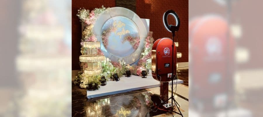 Mirror Photo Booth Hire | XMP Dubai by XMP Dubai