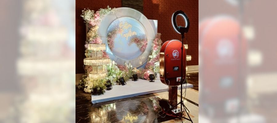 Mirror Photo Booth Hire Dubai | Interactive Event Fun by XMP Dubai